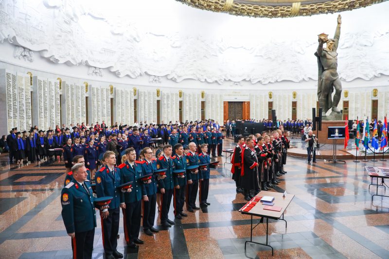 Около 700 казаков получили дипломы в Музее Победы