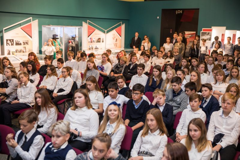 Московская школа представила свои раритеты в Музее Победы