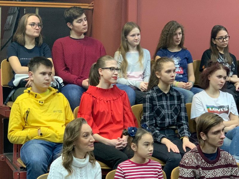 Вообразить и фантазировать: московские школьники осваивают вахтанговскую театральную традицию