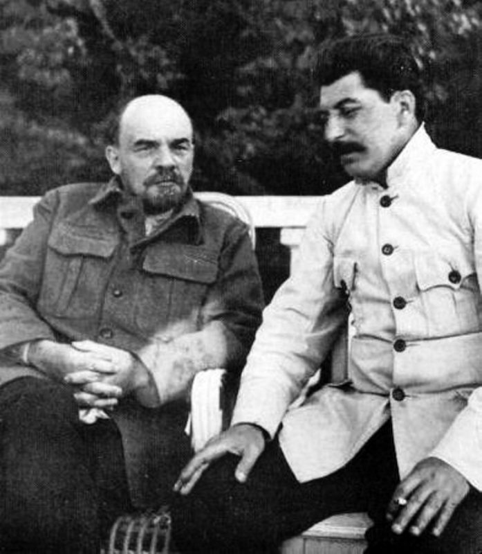 В. И. Ленин и И. В. Сталин / Wikipedia, Общественное достояние