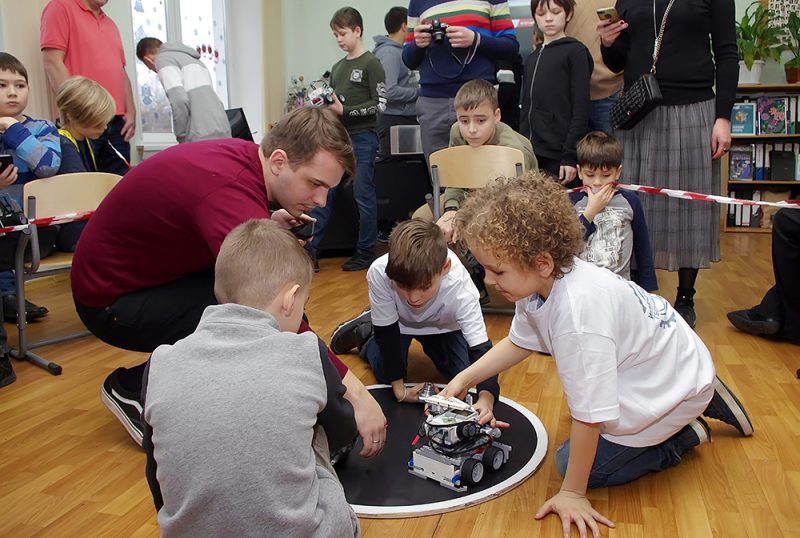 Открытые соревнования роботов "Мой шаг в робототехнику. Старт-2019"