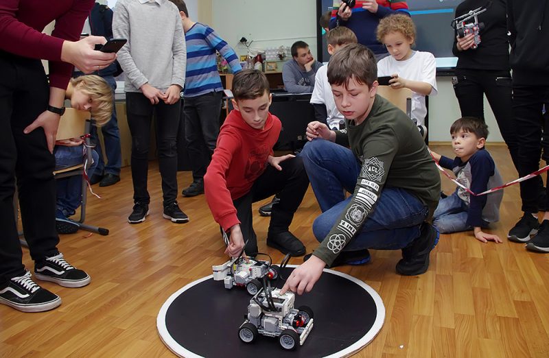 Открытые соревнования роботов "Мой шаг в робототехнику. Старт-2019"