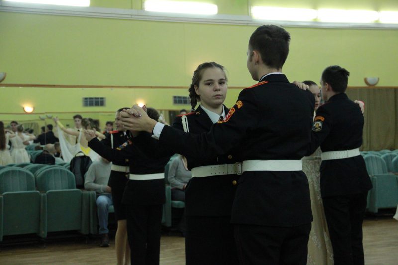 Кадеты московских школ готовятся к традиционному рождественскому балу