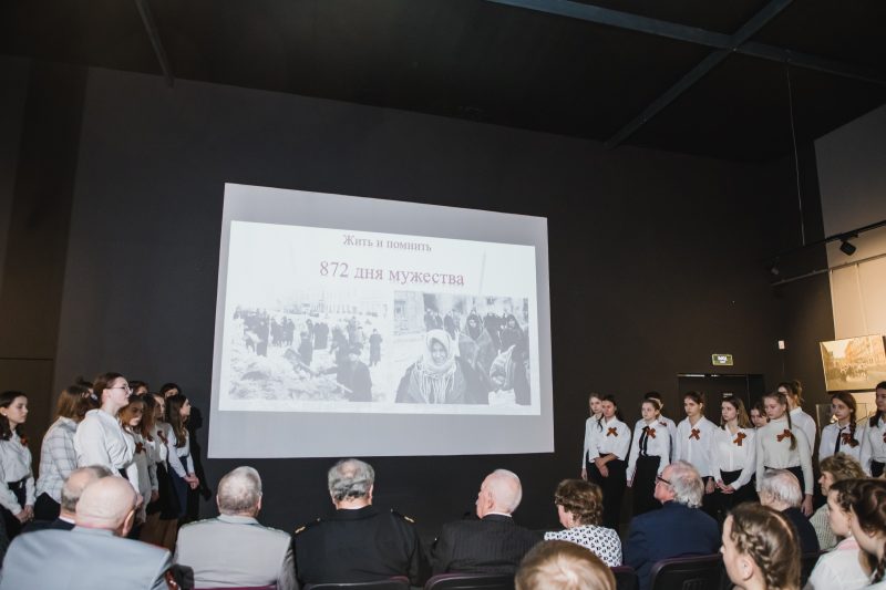 В Музее Победы выставку о блокаде Ленинграда представила московская школа